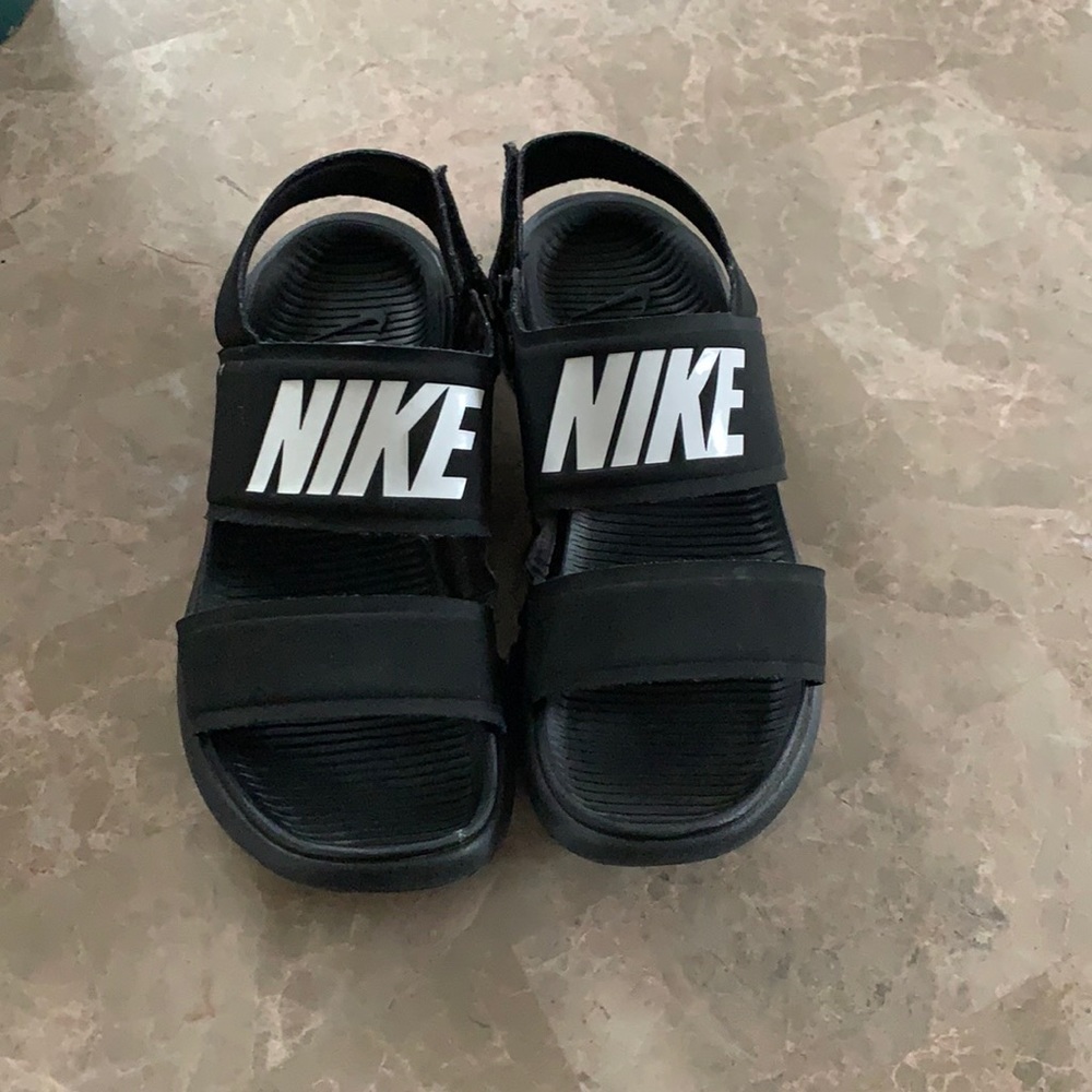 Used Nike sandals